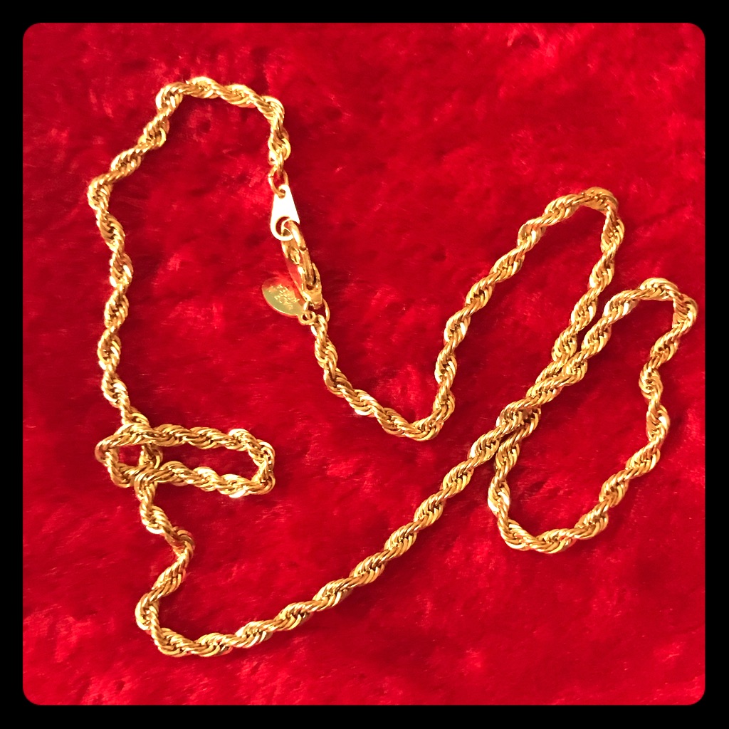 Vintage American Showcase 18” Gold Toned Chain Necklace